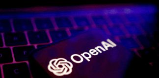 OpenAI reconfigura su estrategia de hardware: auriculares antes que dispositivos avanzados. openai-reconfigura-su-estrategia-de-hardware:-auriculares-antes-que-dispositivos-avanzados.