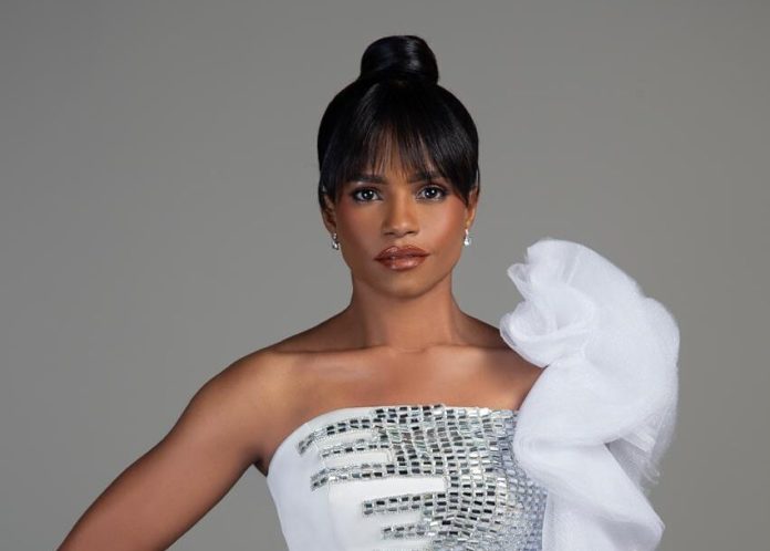 millizen-uribe-deslumbra-con-«rascacielos-de-cristal»-de-luis-dominguez