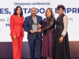 ANMEPRO reconoce a Lupillo Rivera por su compromiso con el empoderamiento femenino en República Dominicana anmepro-reconoce-a-lupillo-rivera-por-su-compromiso-con-el-empoderamiento-femenino-en-republica-dominicana