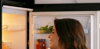 Abrir el refrigerador constantemente: el error que puede aumentar hasta un 30% de su consumo abrir-el-refrigerador-constantemente:-el-error-que-puede-aumentar-hasta-un-30%-de-su-consumo