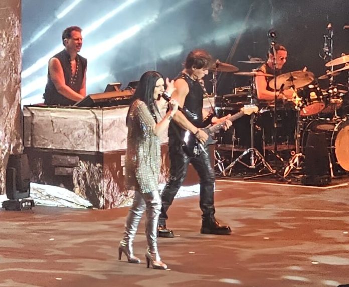 laura-pausini-emociona-a-santo-domingo-tras-14-anos-sin-presentarse