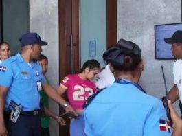 Masha llega esposada a tribunal que la dejará libre o le cantará medidas de coerción, es acusada de porte ilegal de armas masha-llega-esposada-a-tribunal-que-la-dejara-libre-o-le-cantara-medidas-de-coercion,-es-acusada-de-porte-ilegal-de-armas