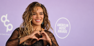 karol-g-triunfa-en-los-amas-2026-con-doble-premio-y-show-en-vivo