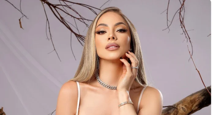 la-materialista-asegura-que-gano-mas-de-un-millon-de-dolares-en-onlyfans