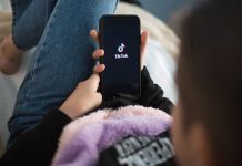 Indonesia desactiva 4.7 millones de cuentas de menores en TikTok y YouTube indonesia-desactiva-4.7-millones-de-cuentas-de-menores-en-tiktok-y-youtube