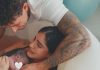 Isabella Ladera da a luz a su hijo Koa durante un parto casero isabella-ladera-da-a-luz-a-su-hijo-koa-durante-un-parto-casero