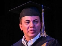 Cristian Castro se gradúa de la preparatoria a los 51 años y anuncia que quiere seguir estudiando cristian-castro-se-gradua-de-la-preparatoria-a-los-51-anos-y-anuncia-que-quiere-seguir-estudiando