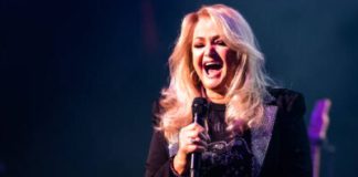 Miles de personas despiden a Bonnie Tyler antes de su funeral miles-de-personas-despiden-a-bonnie-tyler-antes-de-su-funeral