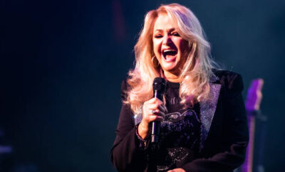miles-de-personas-despiden-a-bonnie-tyler-antes-de-su-funeral miles-de-personas-despiden-a-bonnie-tyler-antes-de-su-funeral