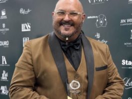 Leo Suberví gana como Mejor Orquesta para Fiestas en Premios Lawa, Ecuador leo-subervi-gana-como-mejor-orquesta-para-fiestas-en-premios-lawa,-ecuador
