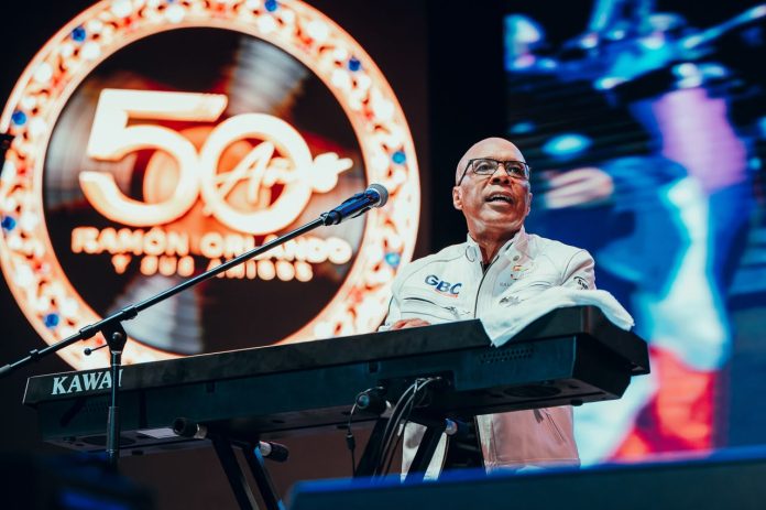 una-noche-de-cinco-decadas:-ramon-orlando-celebro-su-trayectoria-junto-a-grandes-artistas