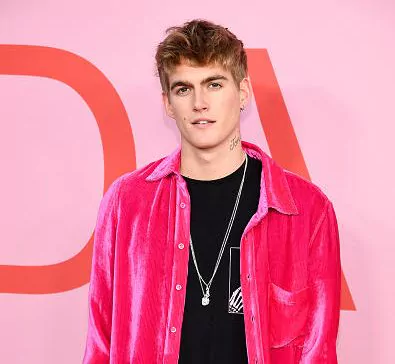 investigan-posible-sobredosis-en-muerte-de-presley-gerber,-hijo-de-cindy-crawford investigan-posible-sobredosis-en-muerte-de-presley-gerber,-hijo-de-cindy-crawford