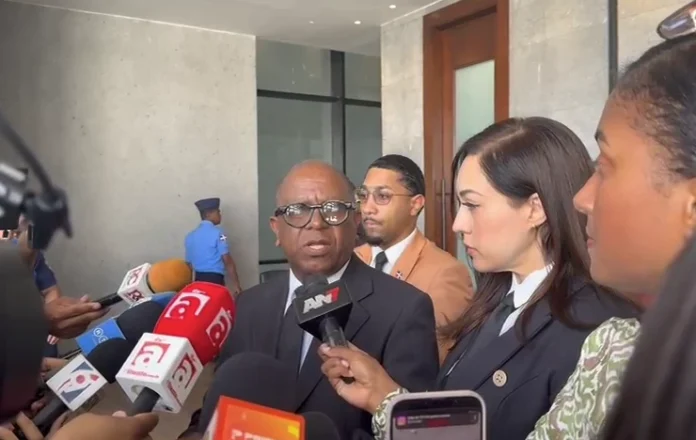 abogado-de-julian-oro-duro-anuncia-acciones-legales-contra-quienes-vinculan-al-artista-con-muerte-de-zeneida-castillo abogado-de-julian-oro-duro-anuncia-acciones-legales-contra-quienes-vinculan-al-artista-con-muerte-de-zeneida-castillo