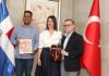 Embajada de Türkiye dona réplica del mapamundi de Piri Reis al Faro a Colón embajada-de-turkiye-dona-replica-del-mapamundi-de-piri-reis-al-faro-a-colon