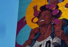 Angurria pinta en el Bronx el mural más alto de Estados Unidos: una mujer en rolos a 29 pisos de altura angurria-pinta-en-el-bronx-el-mural-mas-alto-de-estados-unidos:-una-mujer-en-rolos-a-29-pisos-de-altura