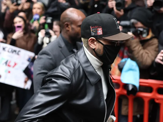 chris-brown-recibe-ocho-meses-de-carcel-suspendida-por-agresion-en-londres chris-brown-recibe-ocho-meses-de-carcel-suspendida-por-agresion-en-londres