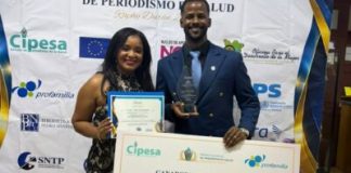 Ana Inoa y Max Figueroa ganan el primer lugar del Premio Nacional de Periodismo en Salud con el reportaje “Después de la denuncia: ¿Quién la protege?” ana-inoa-y-max-figueroa-ganan-el-primer-lugar-del-premio-nacional-de-periodismo-en-salud-con-el-reportaje-“despues-de-la-denuncia:-¿quien-la-protege?”