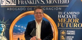 Iván Ruiz recibe premio internacional en Miami por su trayectoria en la TV y por la serie «La Familia Espejo» ivan-ruiz-recibe-premio-internacional-en-miami-por-su-trayectoria-en-la-tv-y-por-la-serie-«la-familia-espejo»